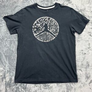 Jordan Raised Graphic T-Shirt Men's XL Black Cotton Crew Neck Short‎ Sleeve